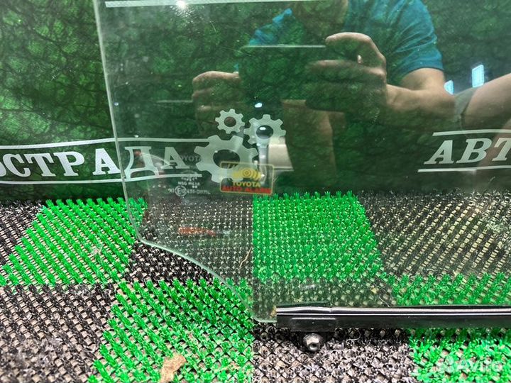Стекло двойное переднее правое Toyota Alphard