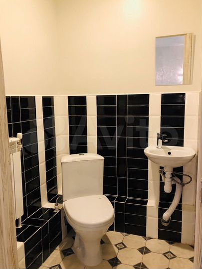 Коттедж 700 м² на участке 15 сот.