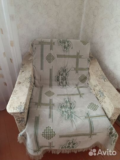 Кресло, телевизор