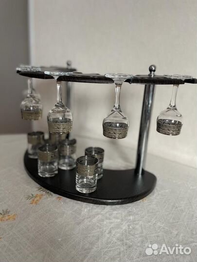 Барная стойка с рюмками