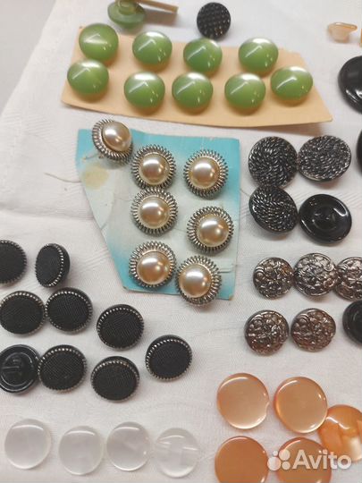 Пуговицы (Чехословакия ),иглы (СССР)