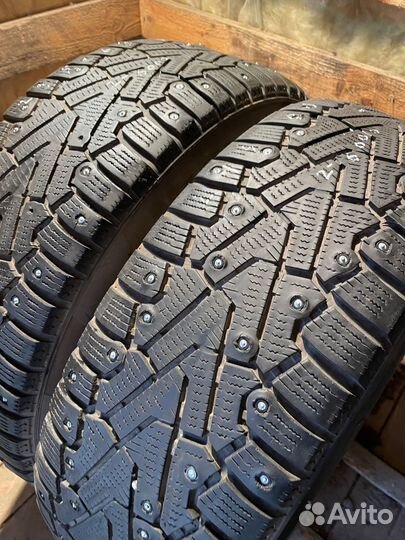 Pirelli Ice Zero 215/65 R16