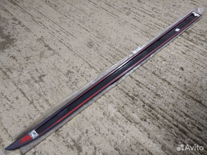 Молдинг передней двери Opel Astra H 2004-2014