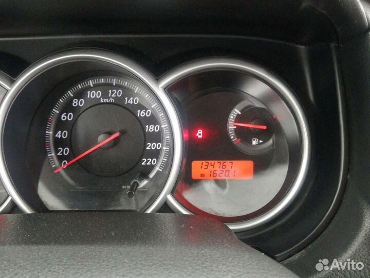 Nissan Tiida 1.6 AT, 2010, 140 000 км