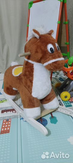 Детская лошадка-качалка