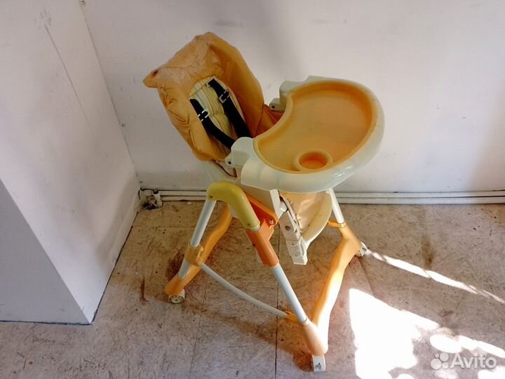 Стульчик для кормления (на колесах)