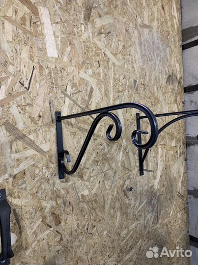 Кронштейны для цветов