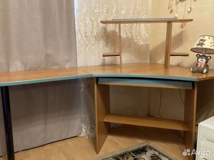 Компьютерный стол