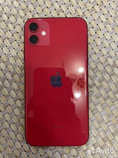 Телефон iPhone 11