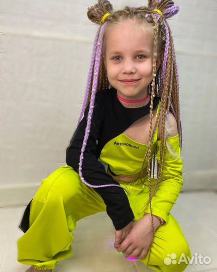 Яркий костюм двойка