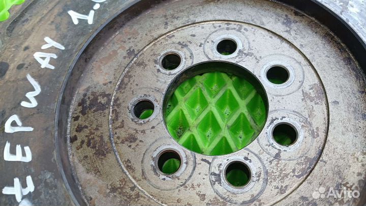 Маховик Renault Logan Sandero 1.6