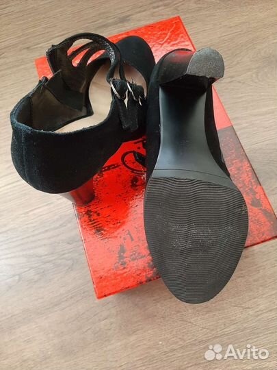 Туфли женские 36 размер черные