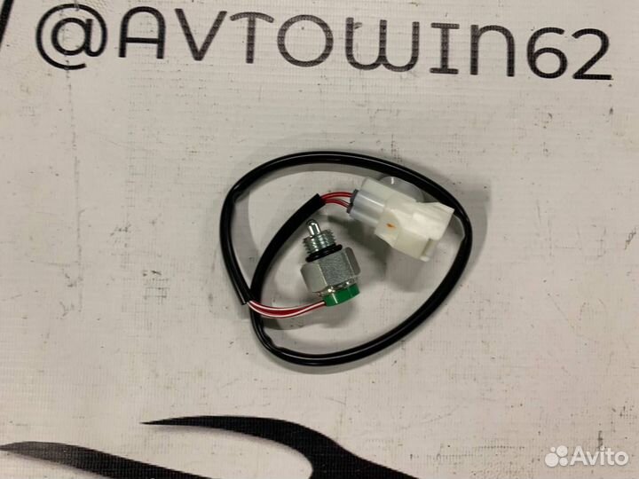 Датчик включения полного привода Grand Vitara