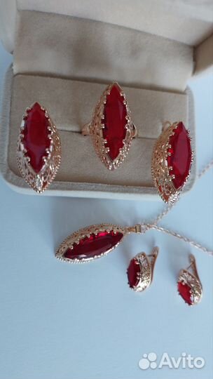 Золотой комплект маркиз лодочка рубин проба 585 RG