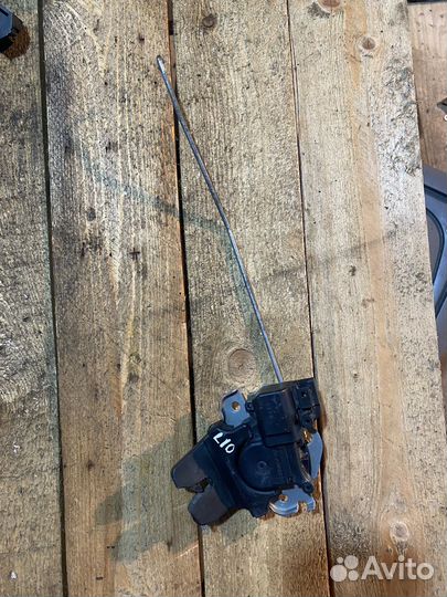 Замок багажника mitsubishi lancer 10