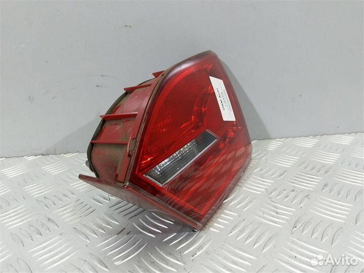 Фонарь крышки правый Volkswagen Jetta 6 5C6945260