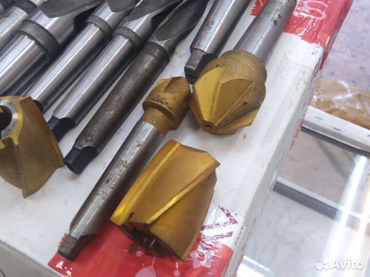 Зенкера с коническим хвостовиком, зенковки