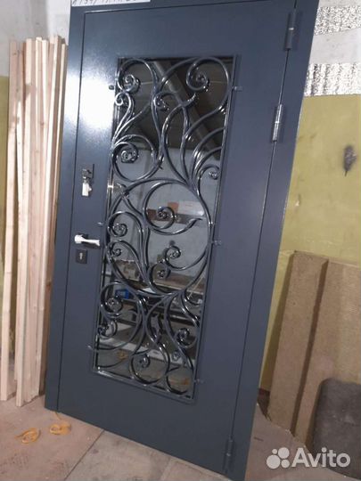 Дверь входная металлическая