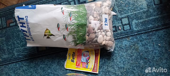 Аквариум,корм,камушки