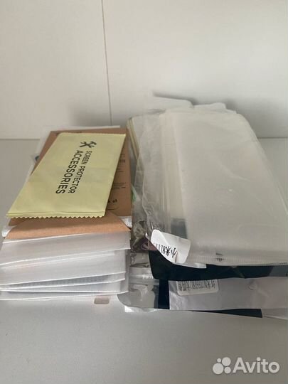 Комплект защитных стекол + чехлы в подарок