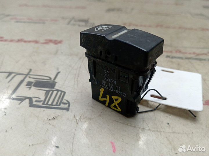 Кнопка стеклоподъемника Man Tgs 18.400 D2066 LF45