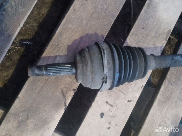 Привод левый Рено 19 шруз полуось