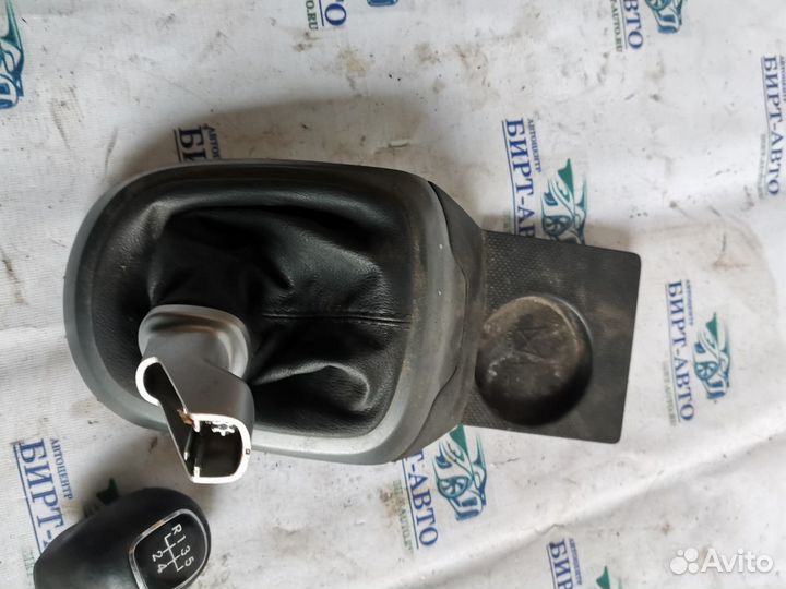 Кожух рычага кпп Kia Rio III (2011—2015)