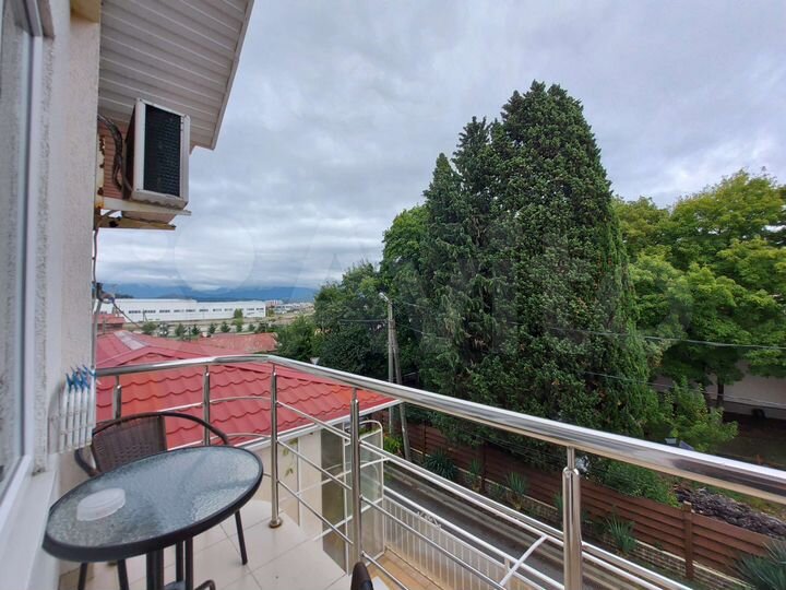 Комната 15 м² в 8-к., 3/3 эт.