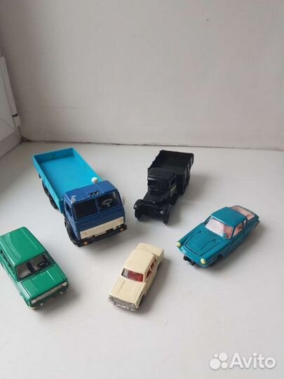 Машинка моделька мазерати