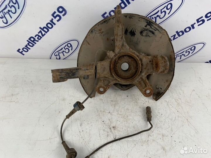 Кулак поворотный передний правый Honda Civic 5D