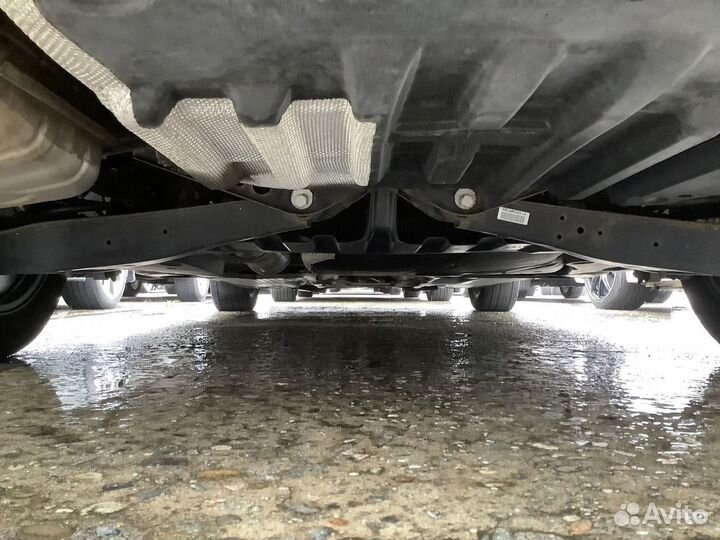 Уплотнитель капота задний Volkswagen Passat B7
