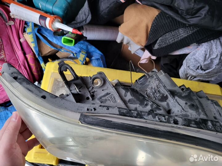 Фара правая Rav4 2010-2012 рестайлинг