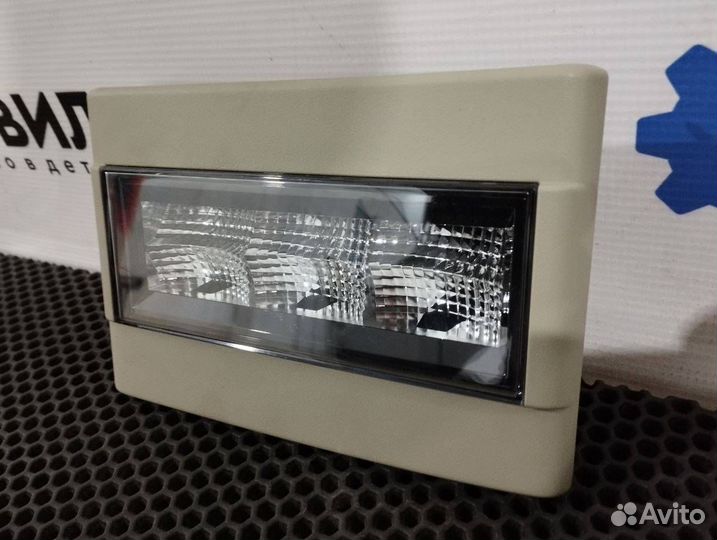 Фонарь салона (плафон) правый Volvo FH5 84483688