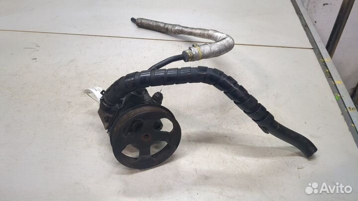 Гур Toyota Avensis 1, 2001