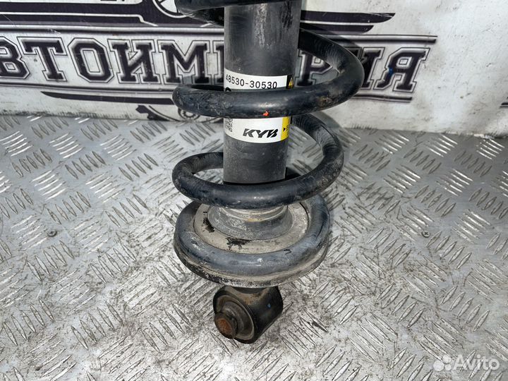 Амортизатор задний Lexus GS (3)