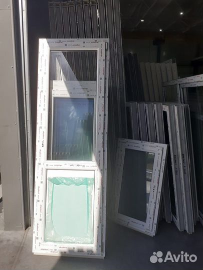 Дверь балконная готовая