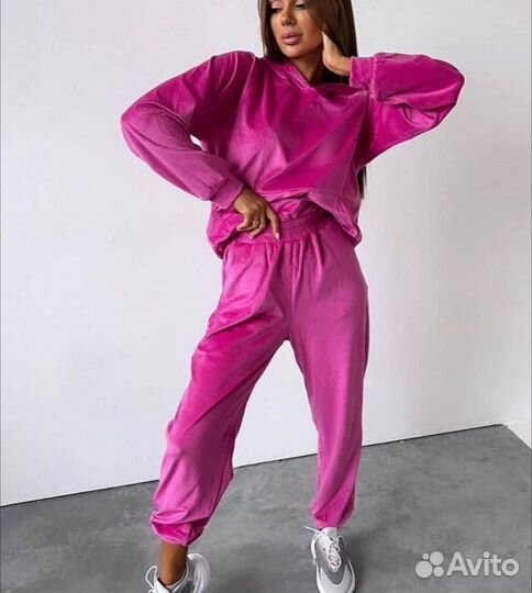 Спортивный костюм женский