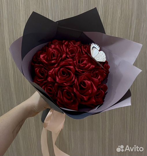 Букет из атласных роз