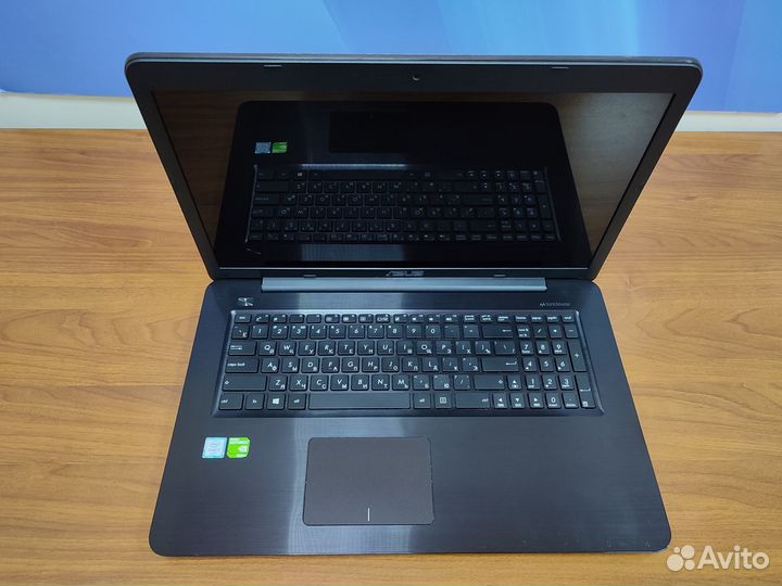 Ноутбук Asus / 17 дюймов / 500ssd / гарантия