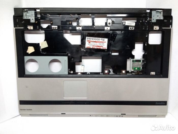 Верхняя часть нижней крышки корпуса для ноутбука