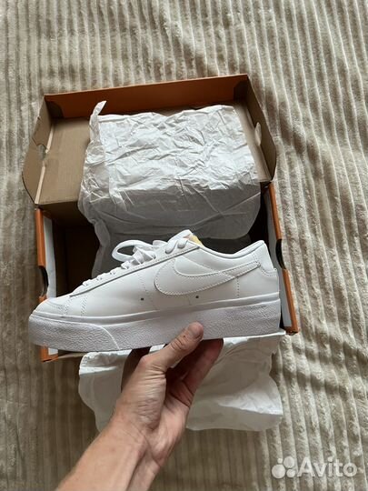 Nike Blazer Low White Platform