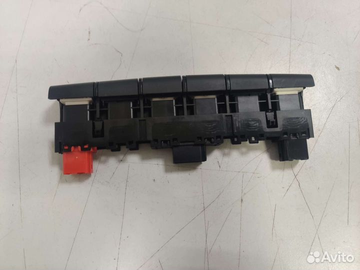 Блок кнопок Skoda Rapid 5JA927132AJ