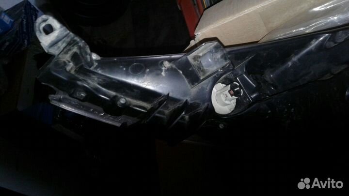 Правая фара на ниссан жук 2013