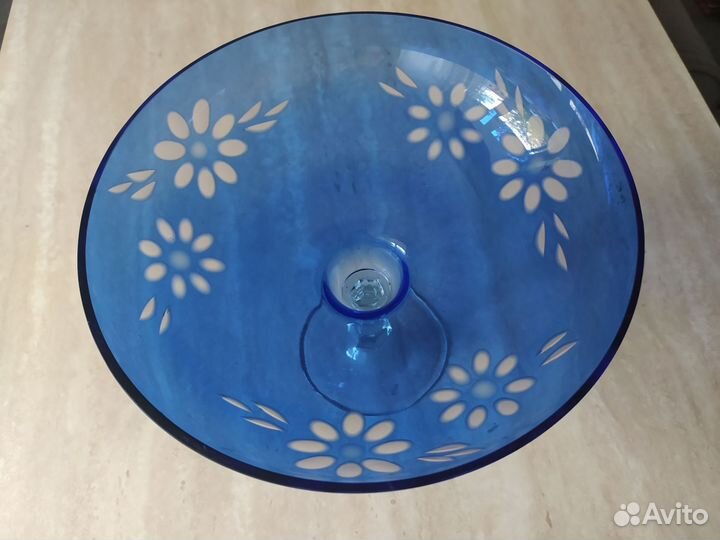 Ваза на ножке