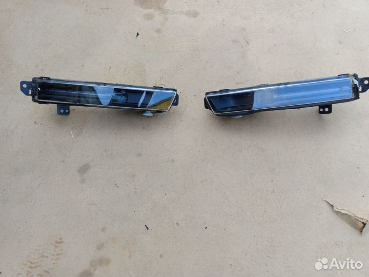 Фара противотуманная на Велар 2019г