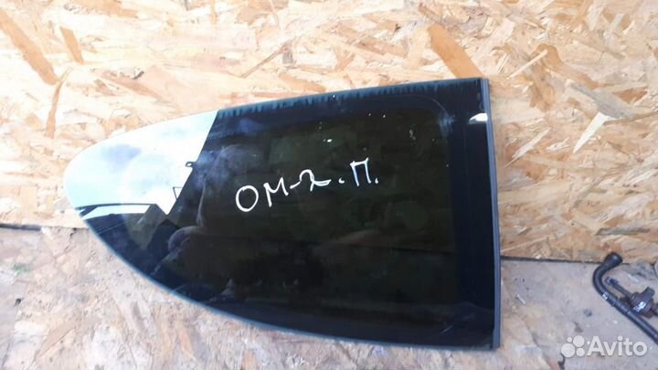 Стекло кузовное правое Peugeot 207 2006-2013