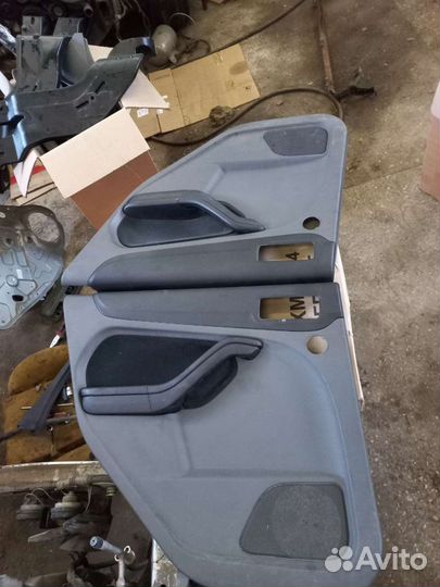 Дверные карты Ford Focus 2 рейст