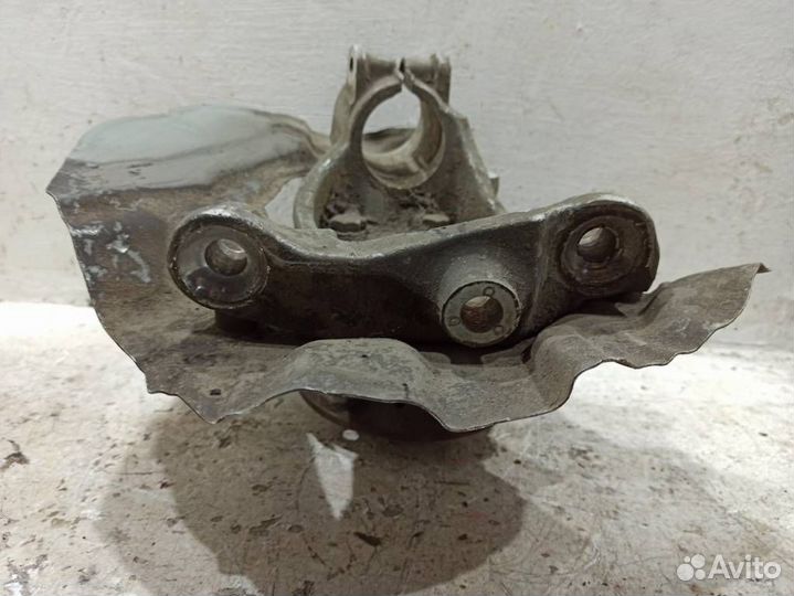 Кулак передний правый бмв