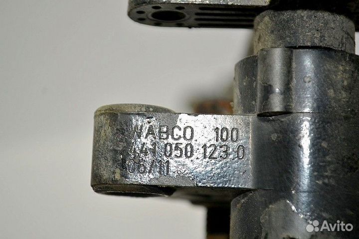 Главный кран уровня пола volvo FH (01.05)