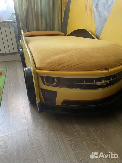 Детская кровать машина